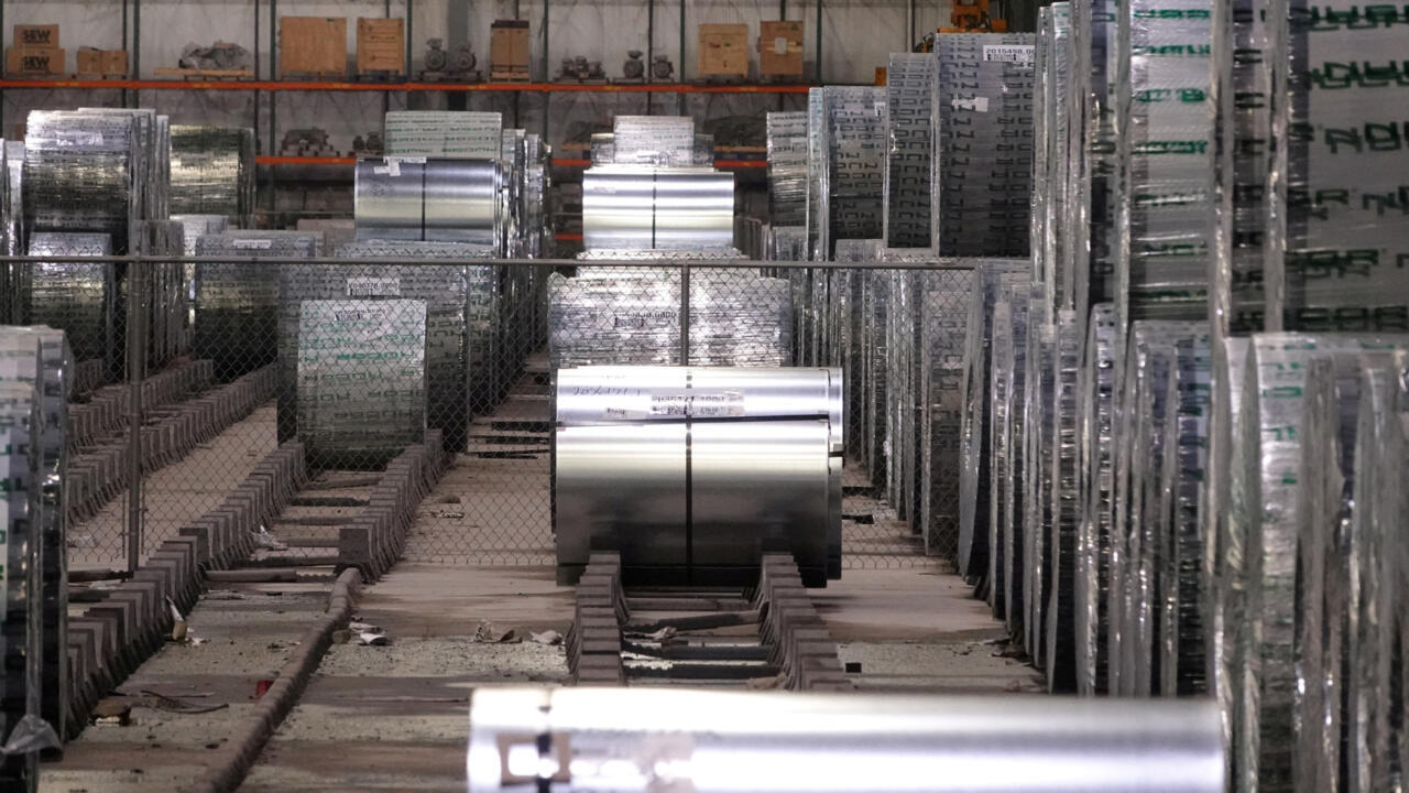 (Archivo) Vista general del interior de una fábrica de acero de Nucor en Blytheville, Arkansas, EE. UU., 28 de marzo de 2025.